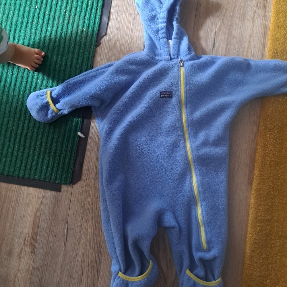 Patagonia 18 month old Fleece bunting
